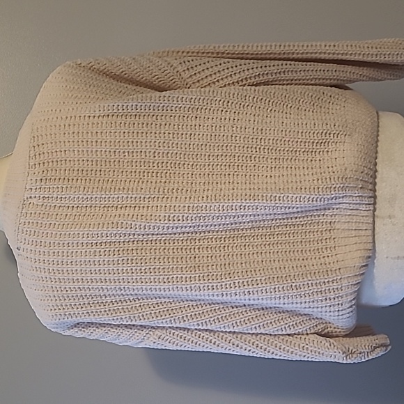 Cable knit oversized sweater - Picture 2 of 2